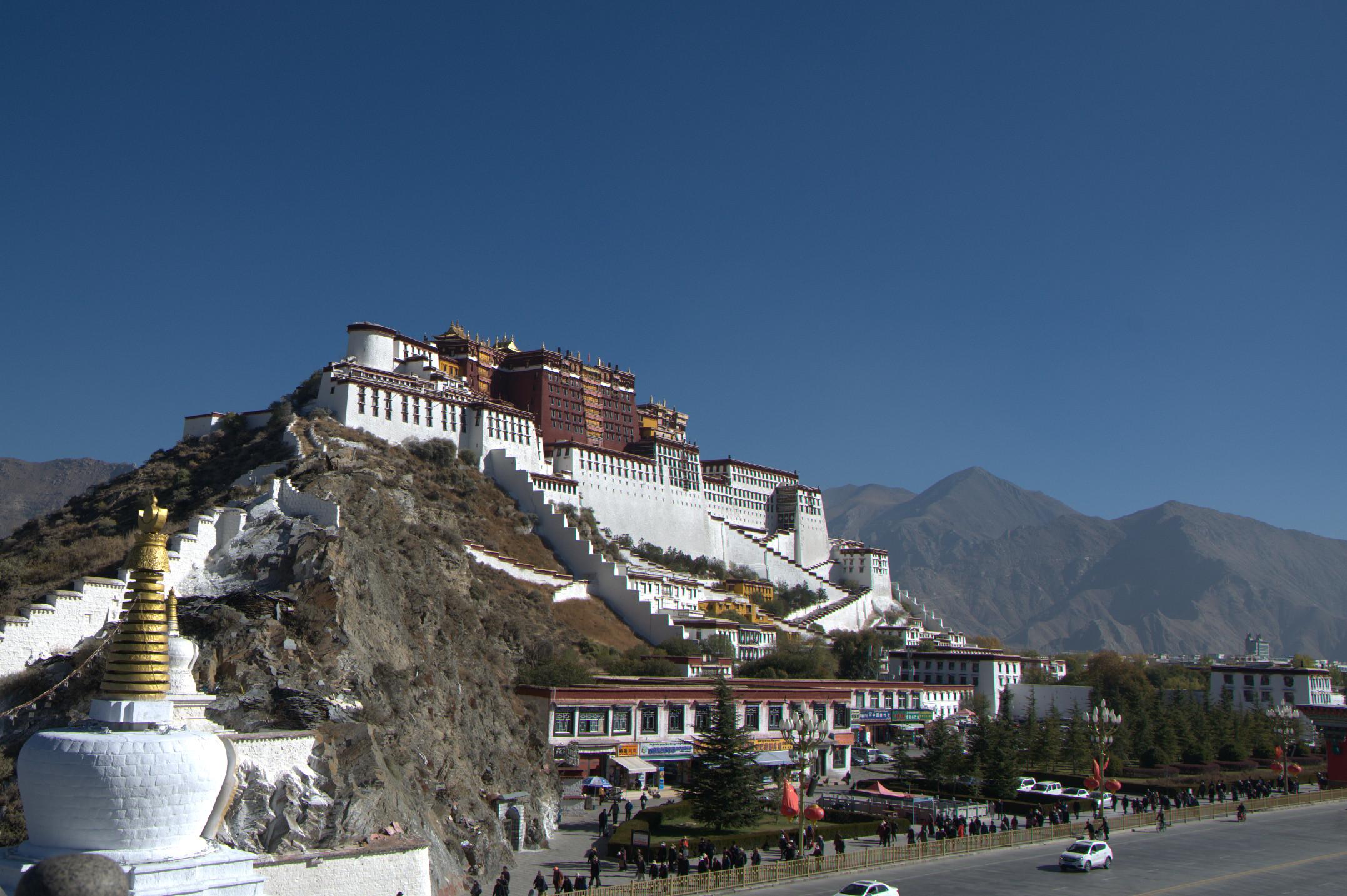 西藏,尊敬的领导、老师和同学们的盛会